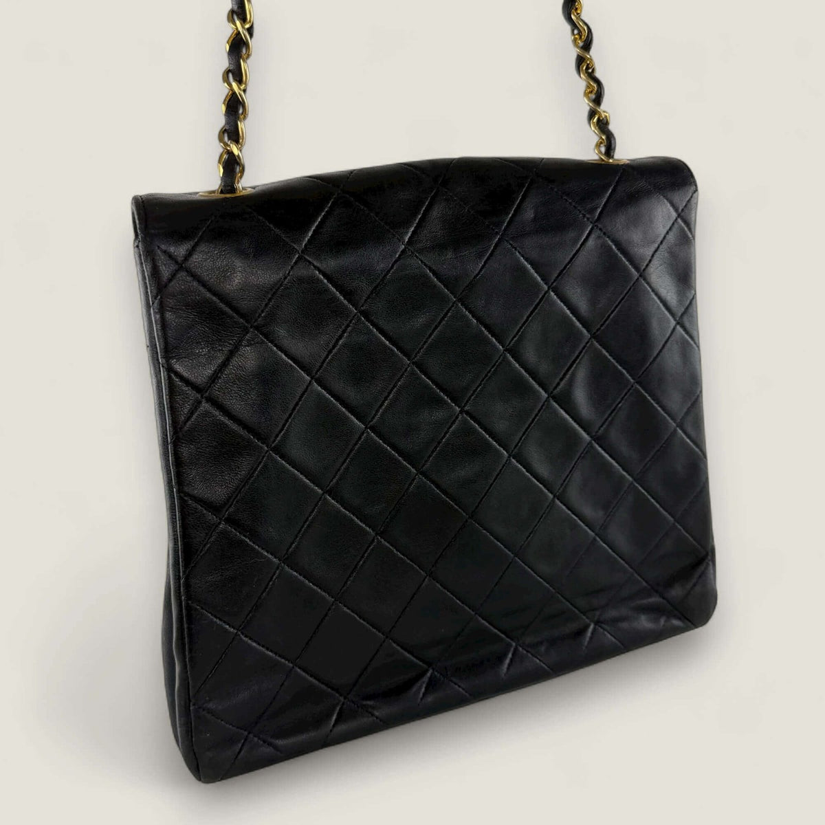 Back Chanel vintage flapbag