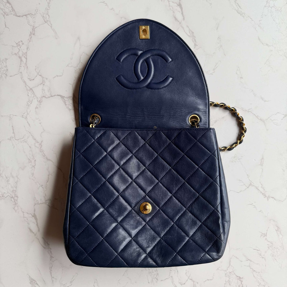 Authentieke tweedehands Chanel schoudertas blauw lamsleer