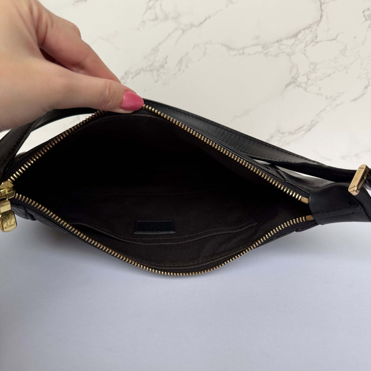 Binnenkant originele Louis Vuitton handtas epi leer Matsy