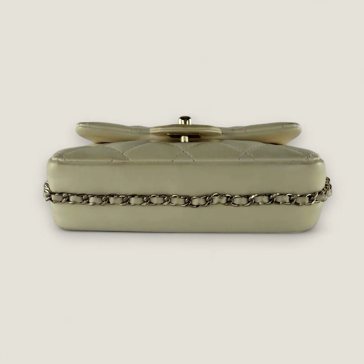 Chanel Mini Flap crème bottom leather in good condition