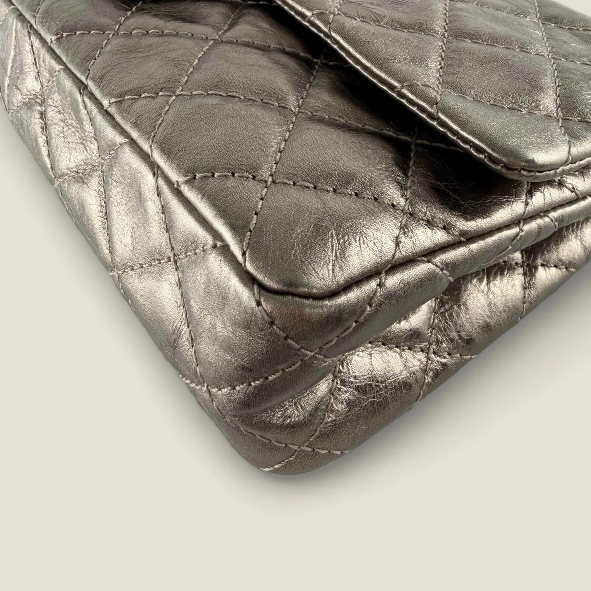 Chanel Reissue 2.55 metallic bronze shoulder bag