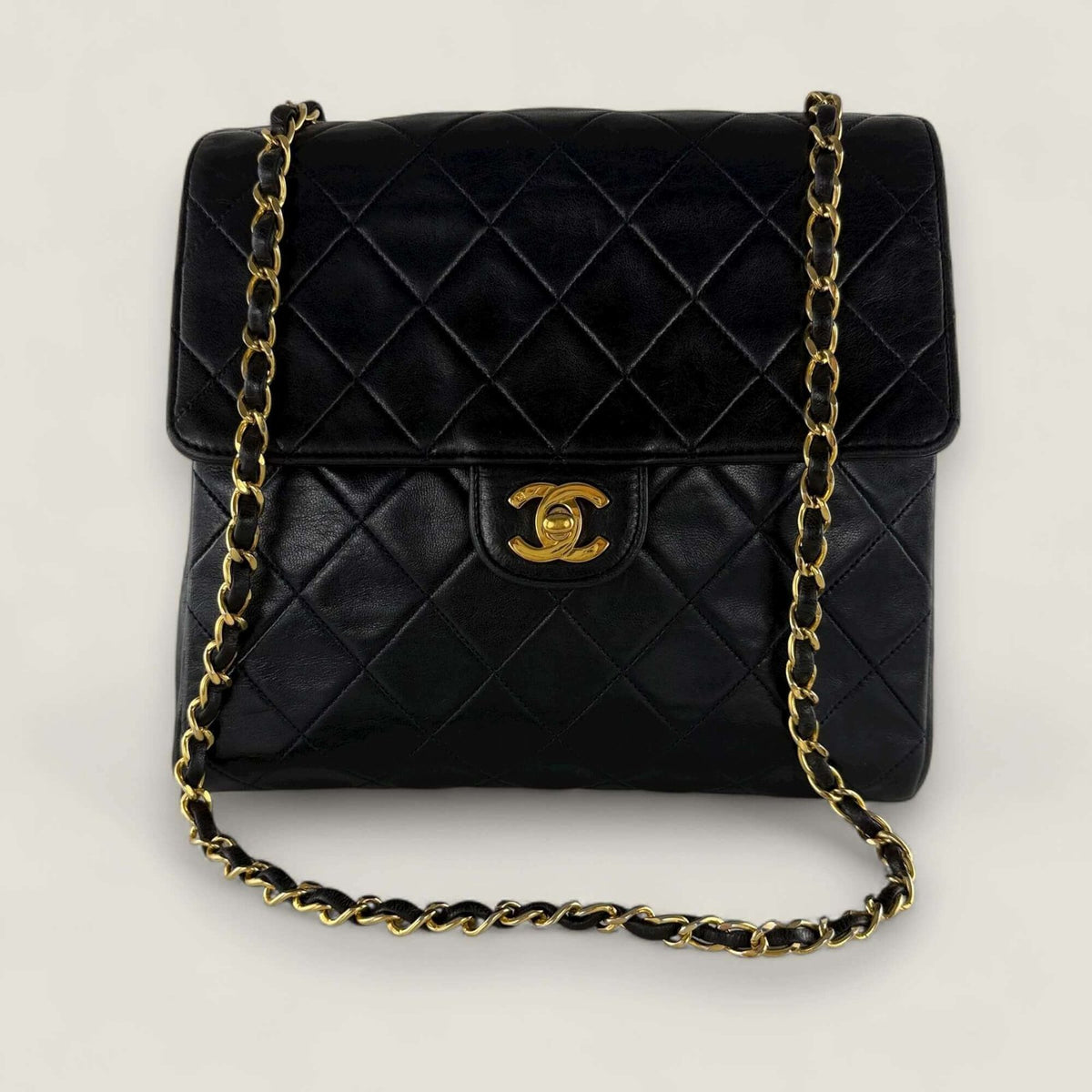 Chanel vintage Matelassé shoulder bag lambskin dark blue