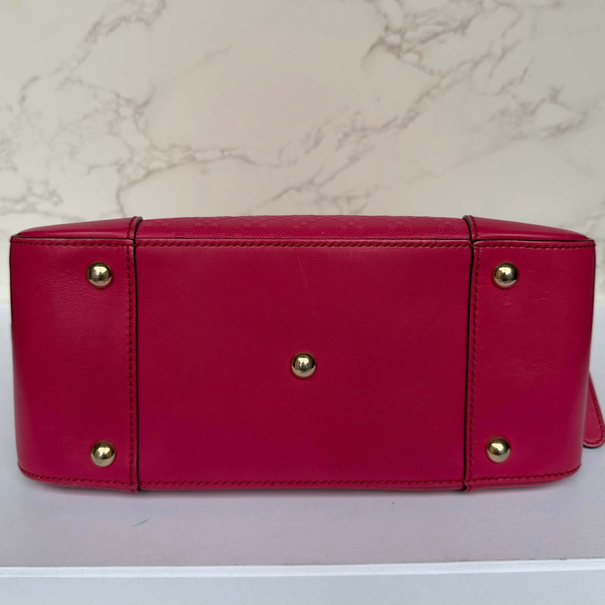 Gucci Diamanté Bright Leather Satchel roze onderzijde