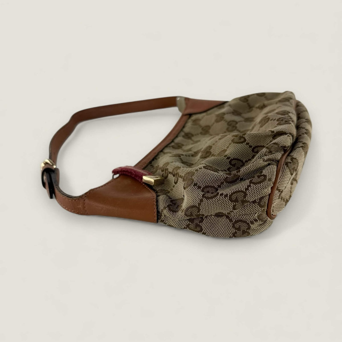 Gucci princy pochette gg canvas side view