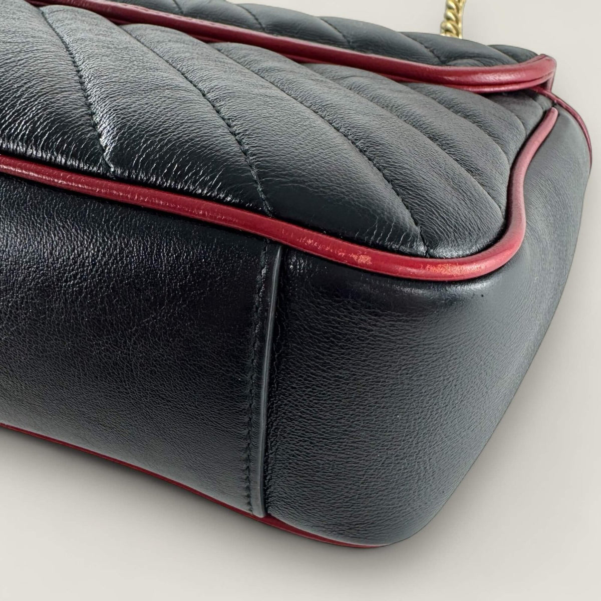 Corners Gucci GG Marmont bag