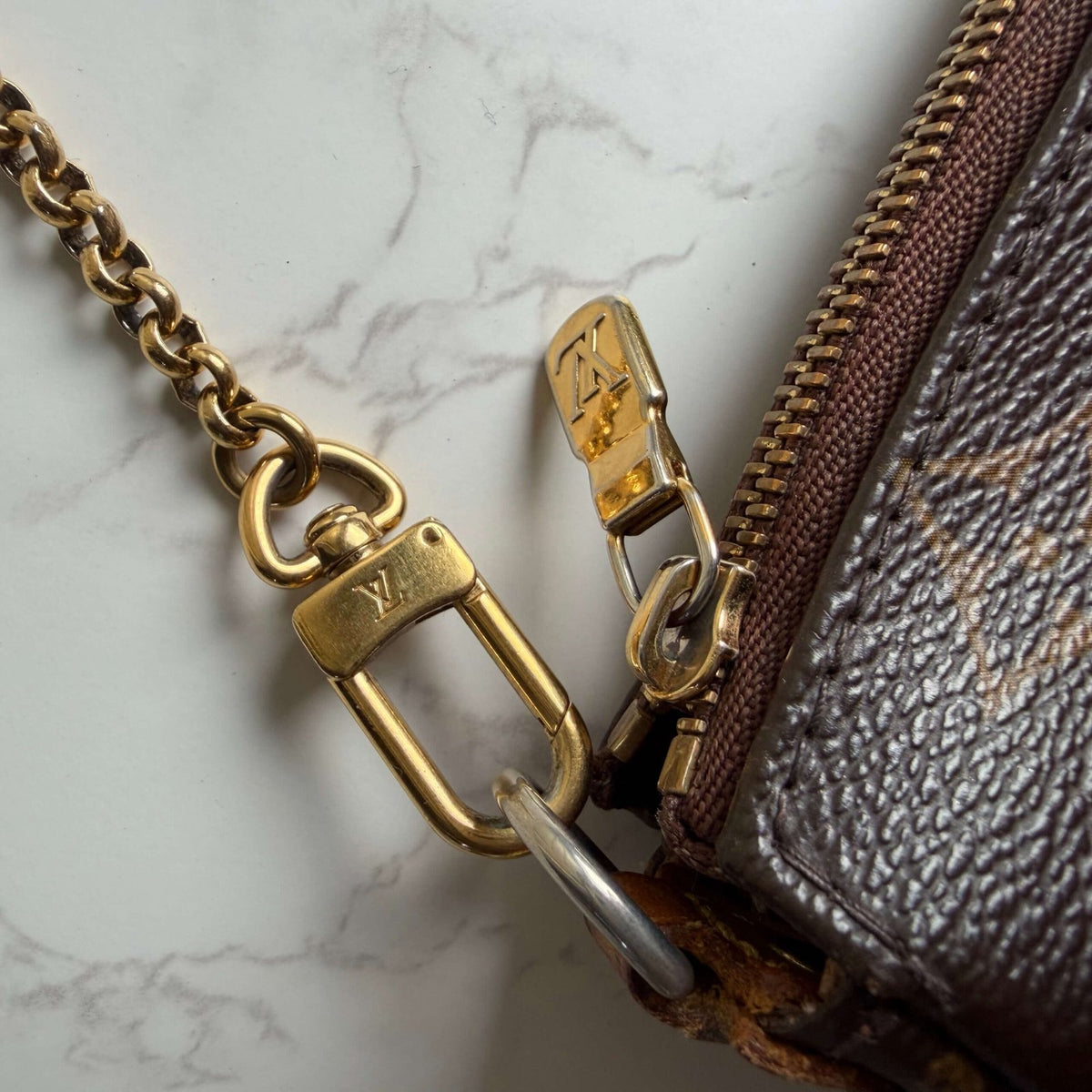 Louis Vuitton Eva hardware