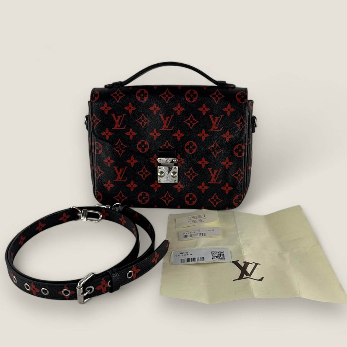Louis Vuitton Pochette Métis Infrarouge complete with shoulder strap and accessories