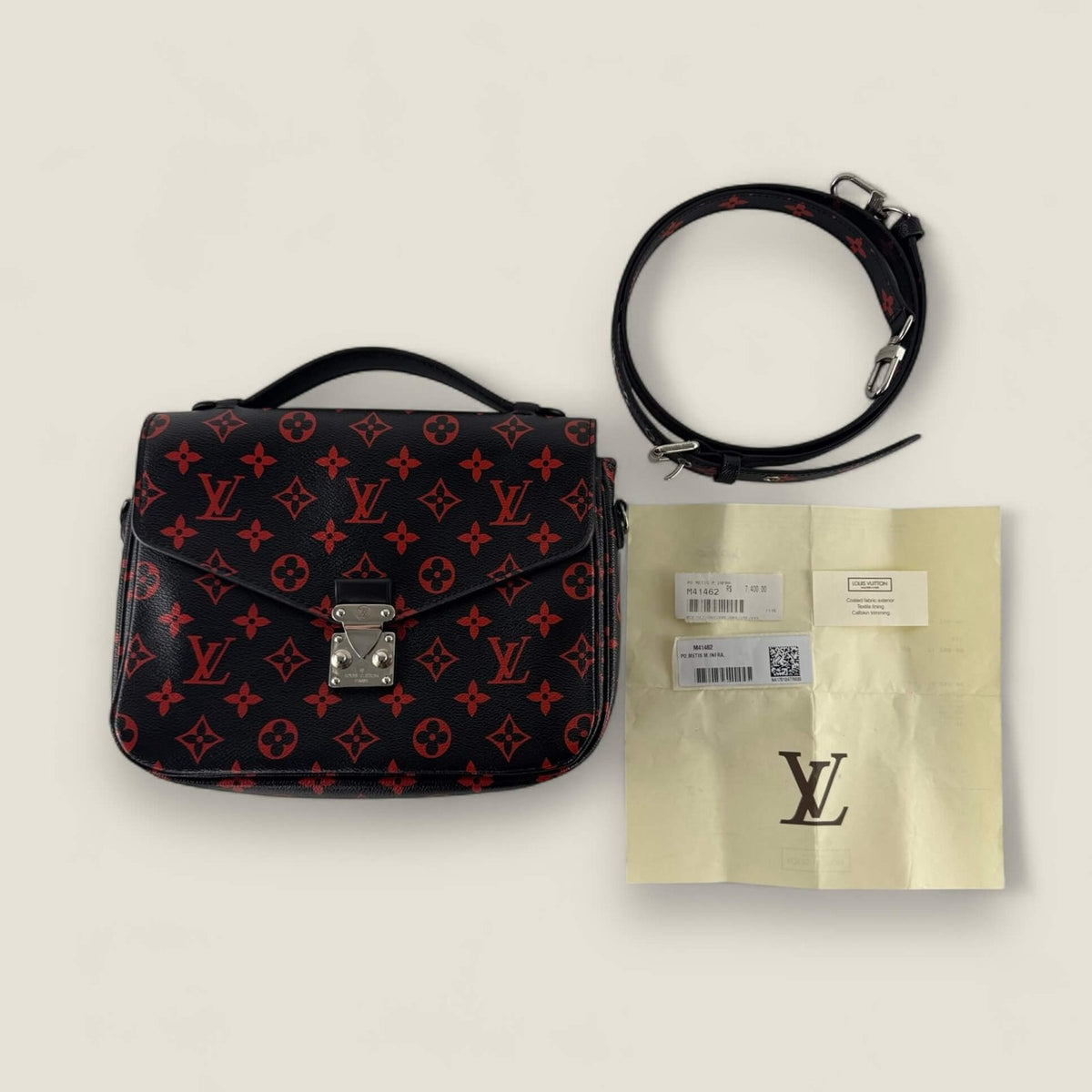 Louis Vuitton Pochette Métis Infrarouge adjustable shoulder strap