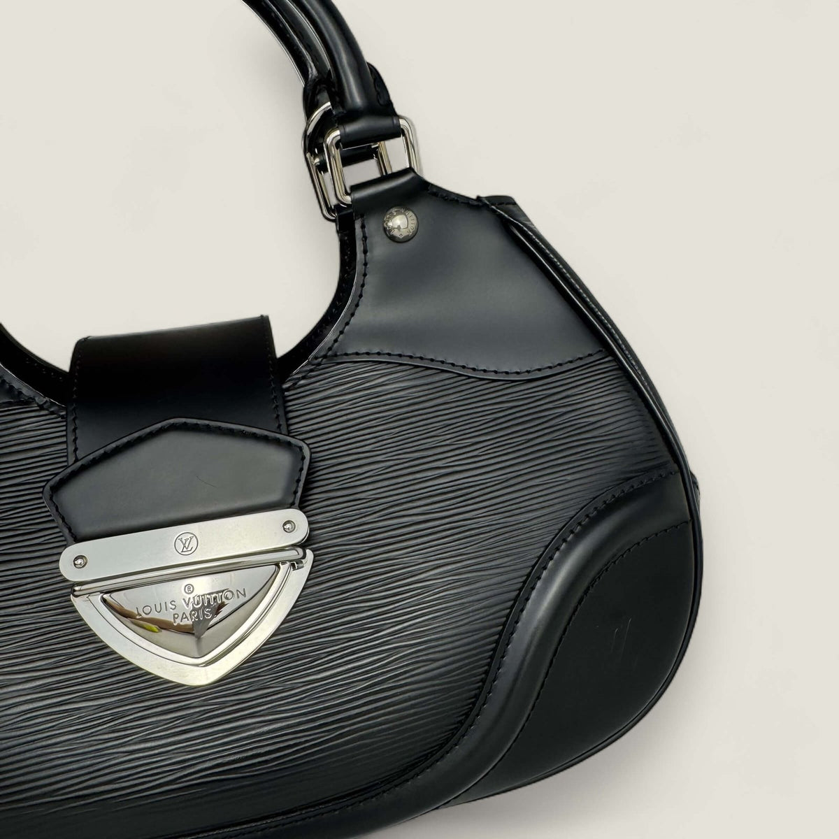 Louis Vuitton epi leather handbag sac Montaigne