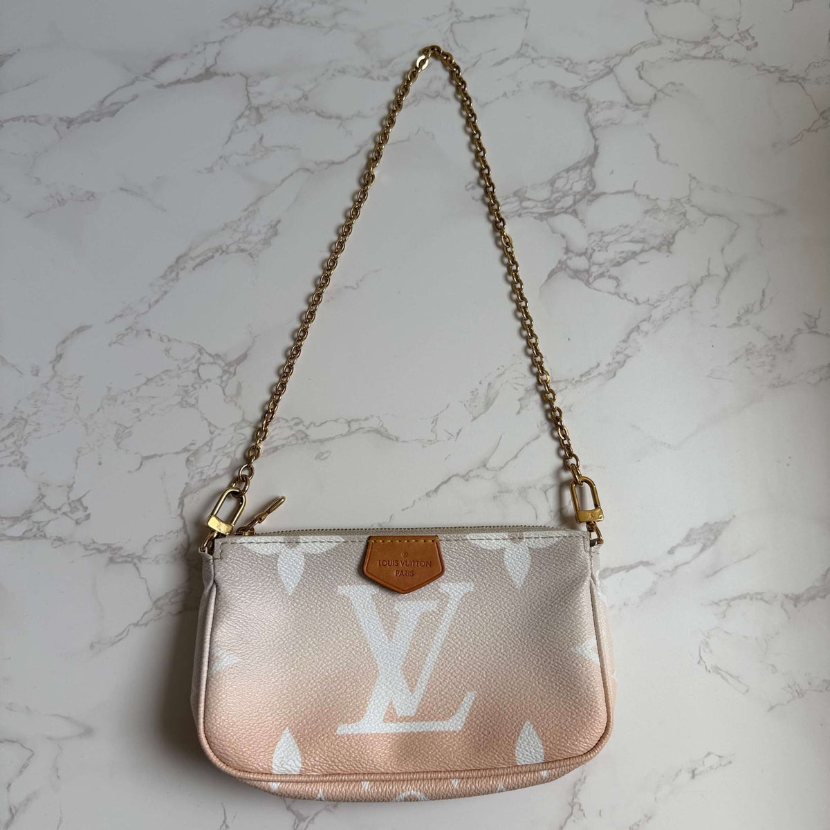Louis Vuitton pink pochette accessoires