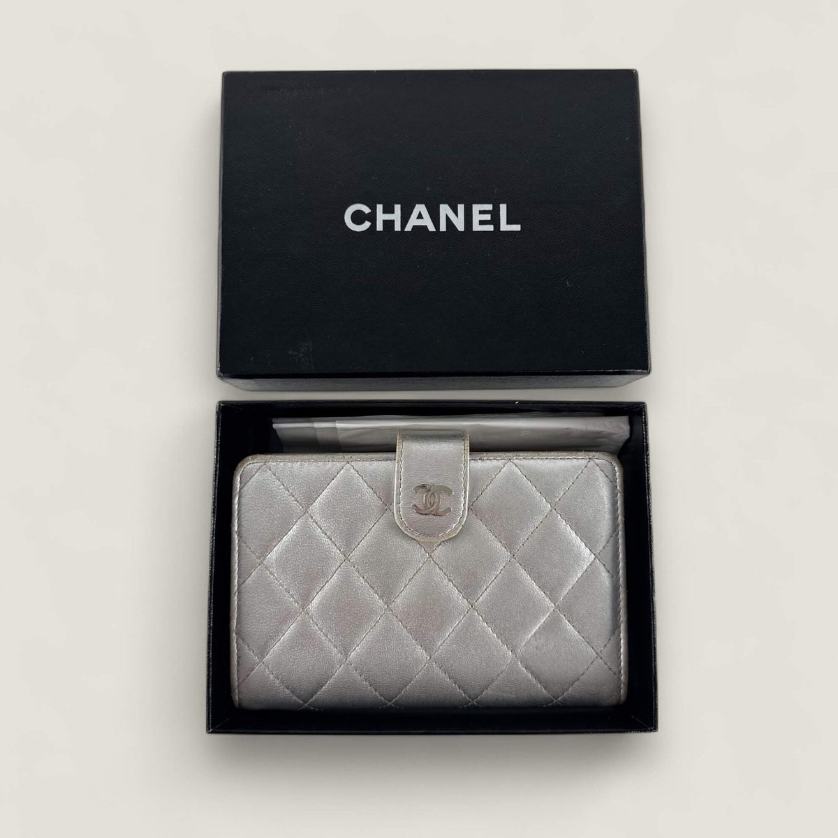 Purse Curse Chanel wallet with original box and authenticity card