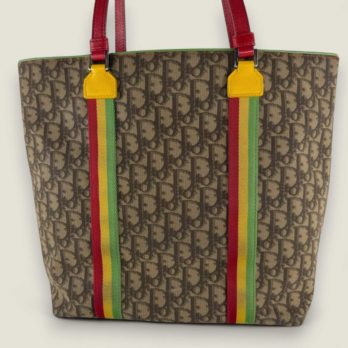 Tweedehands Dior Rasta tas in Y2K stijl