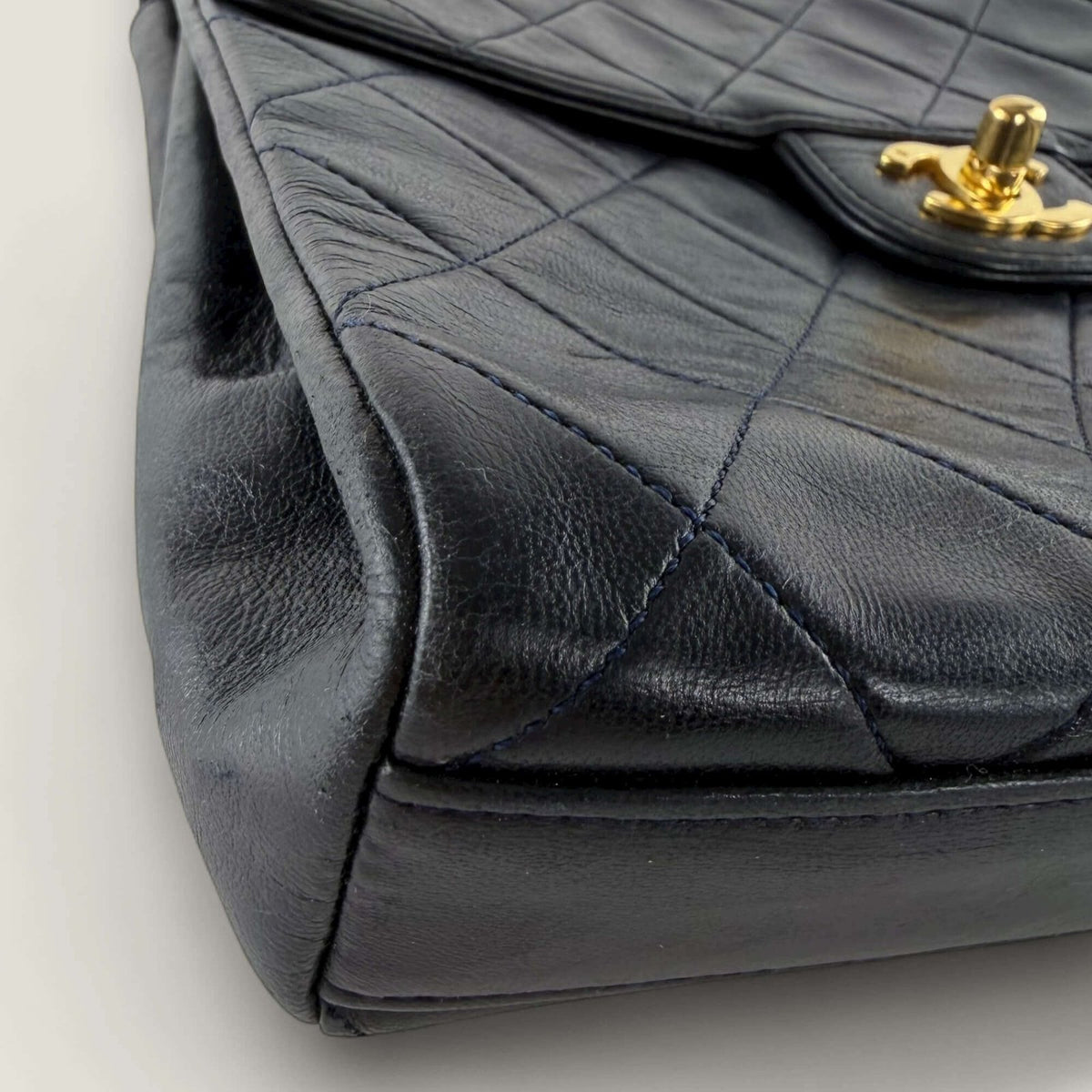 Vintage Chanel crossbody