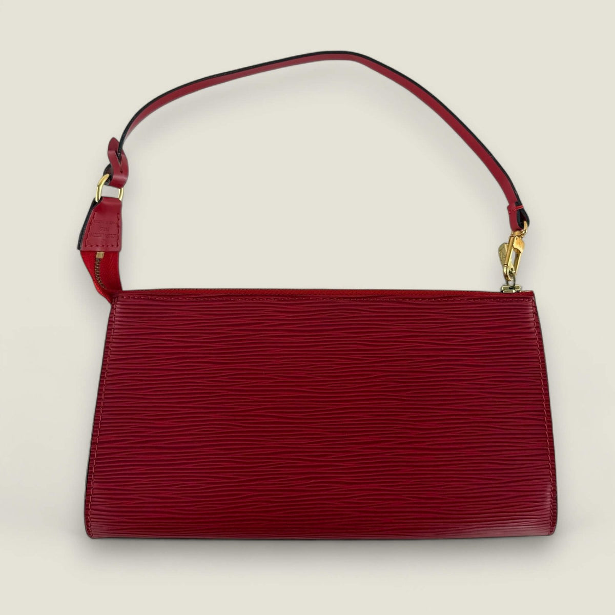 tweedehands Louis Vuitton Pochette Accessoires Epi rood