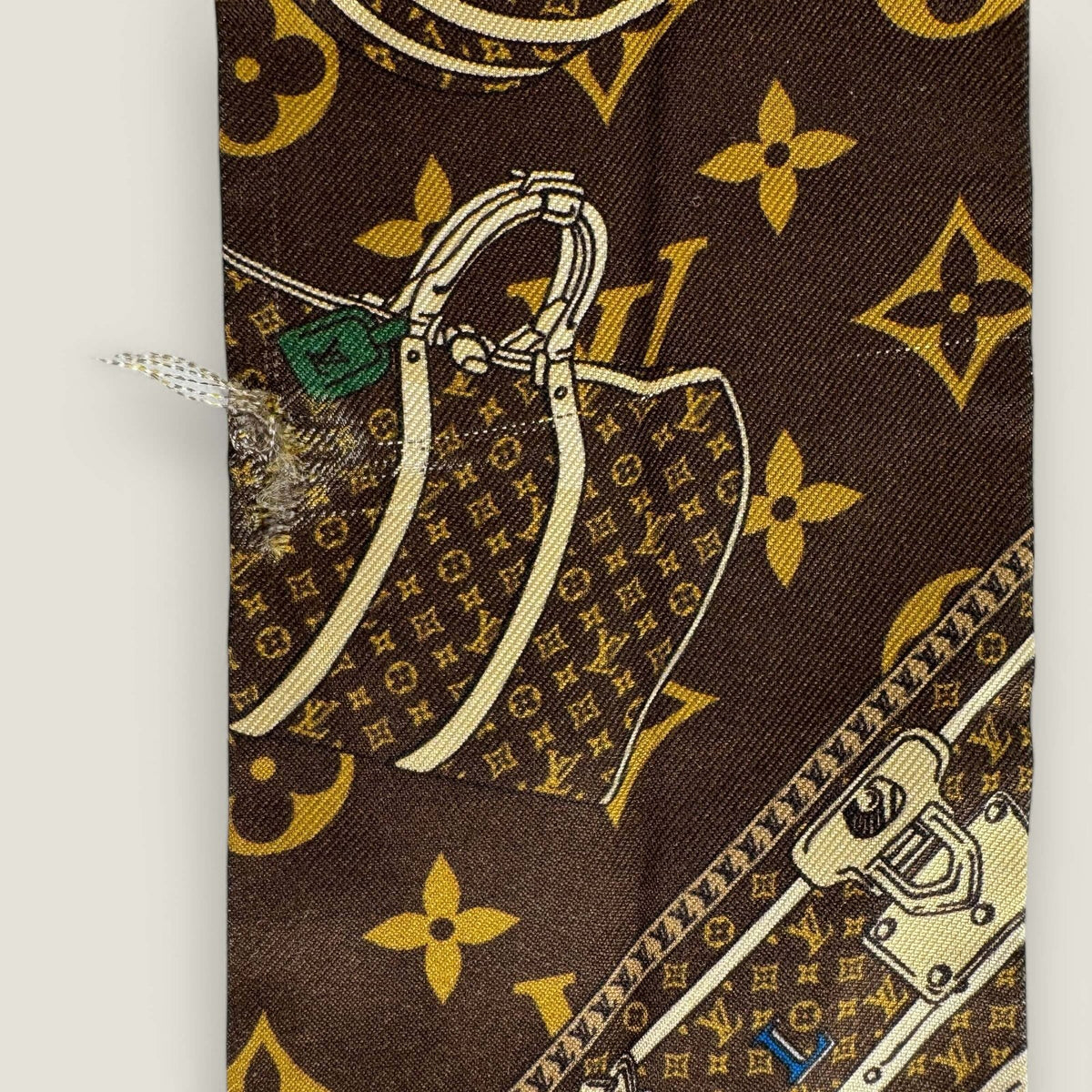 Authentieke Louis Vuitton sjaal twilly model monogram tassen en koffer print
