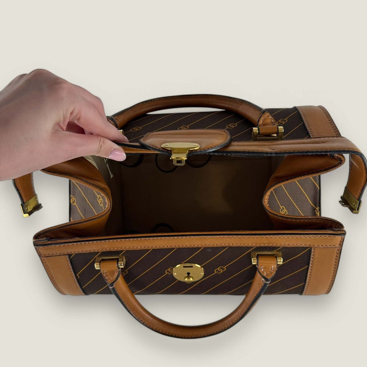 Binnenkant Gucci tas vintage