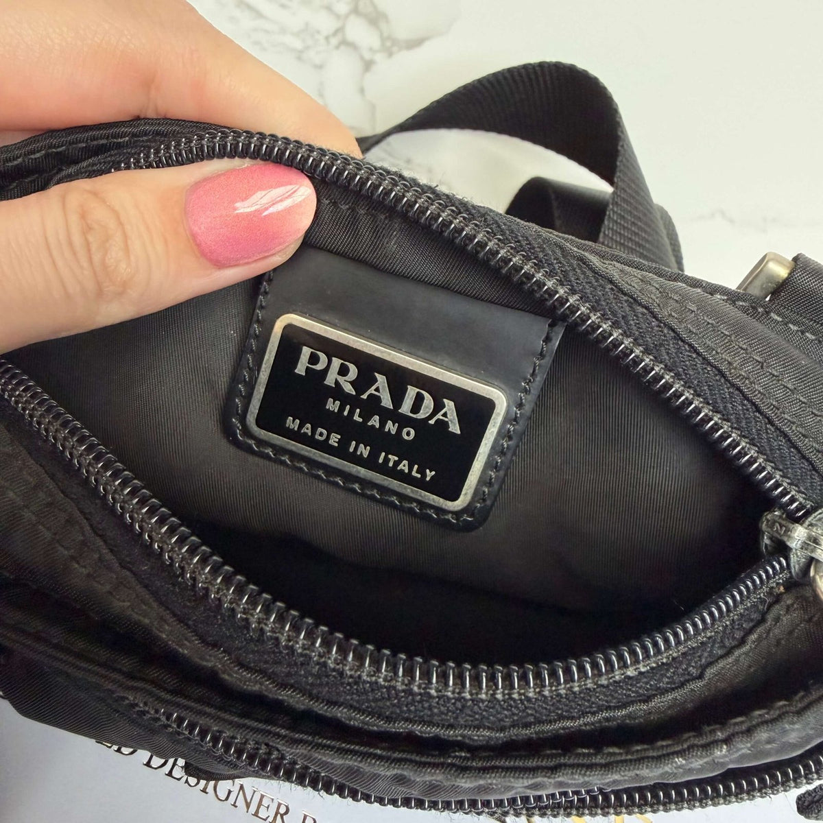 Binnenkant Prada nylon mini schoudertas zwart