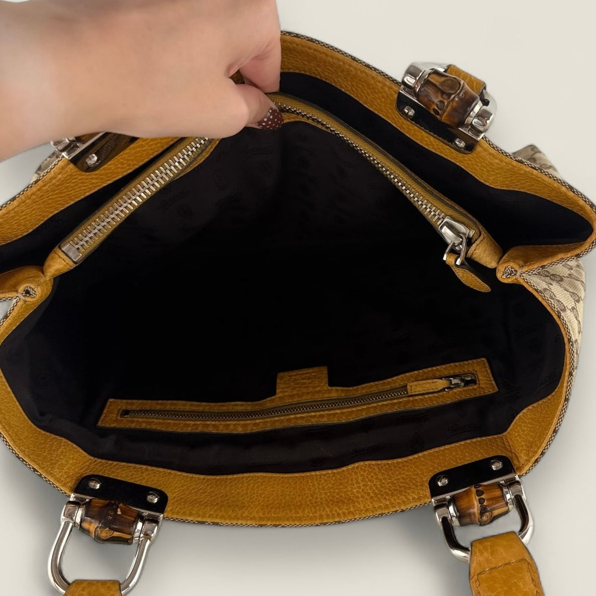 Binnenkant originele Gucci handtas