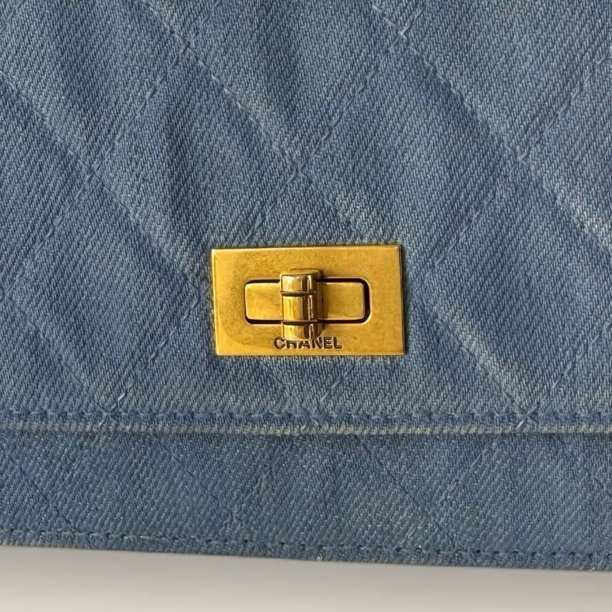 Chanel 2.55 draaislot wallet on chain