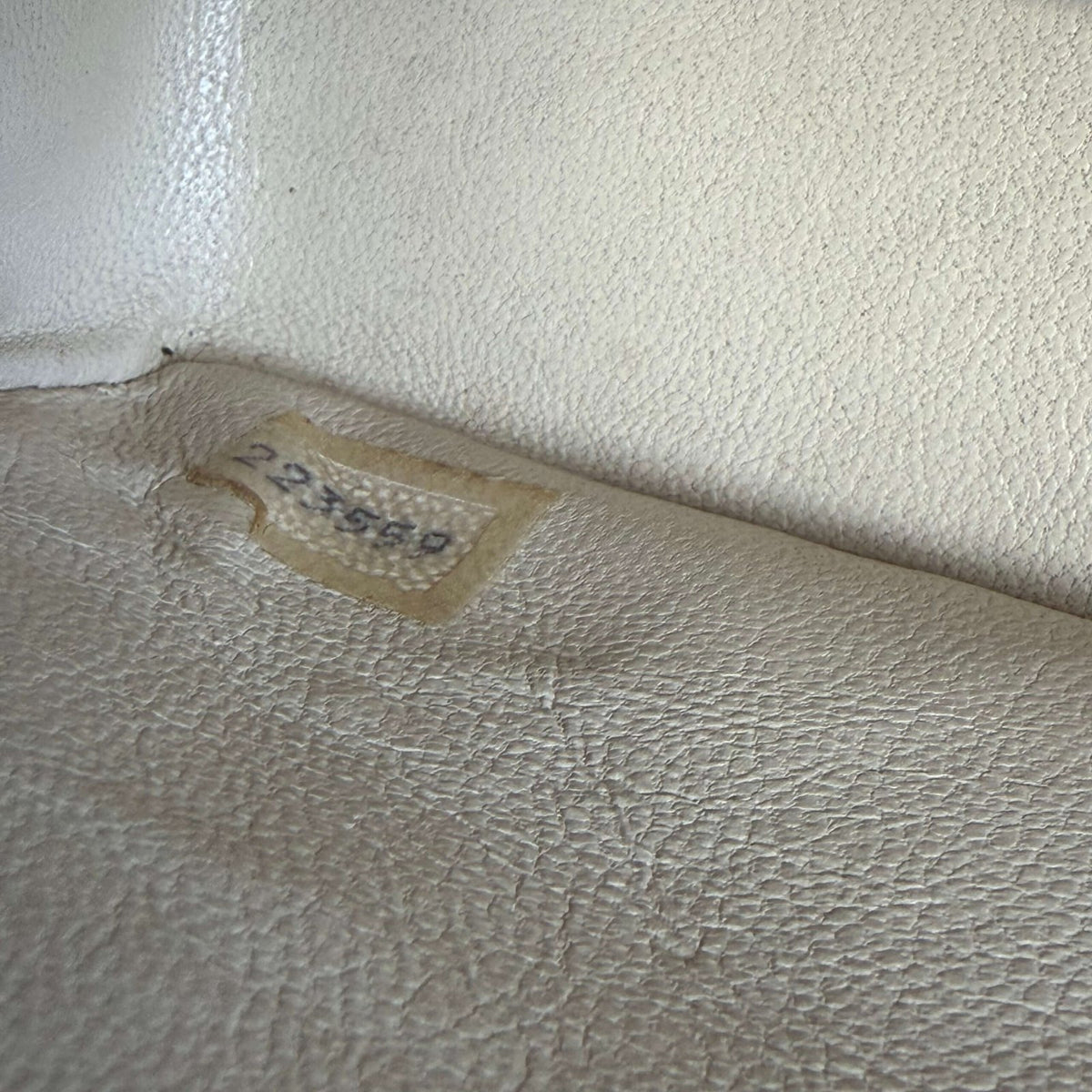 Chanel classic flap bag serienummer detail