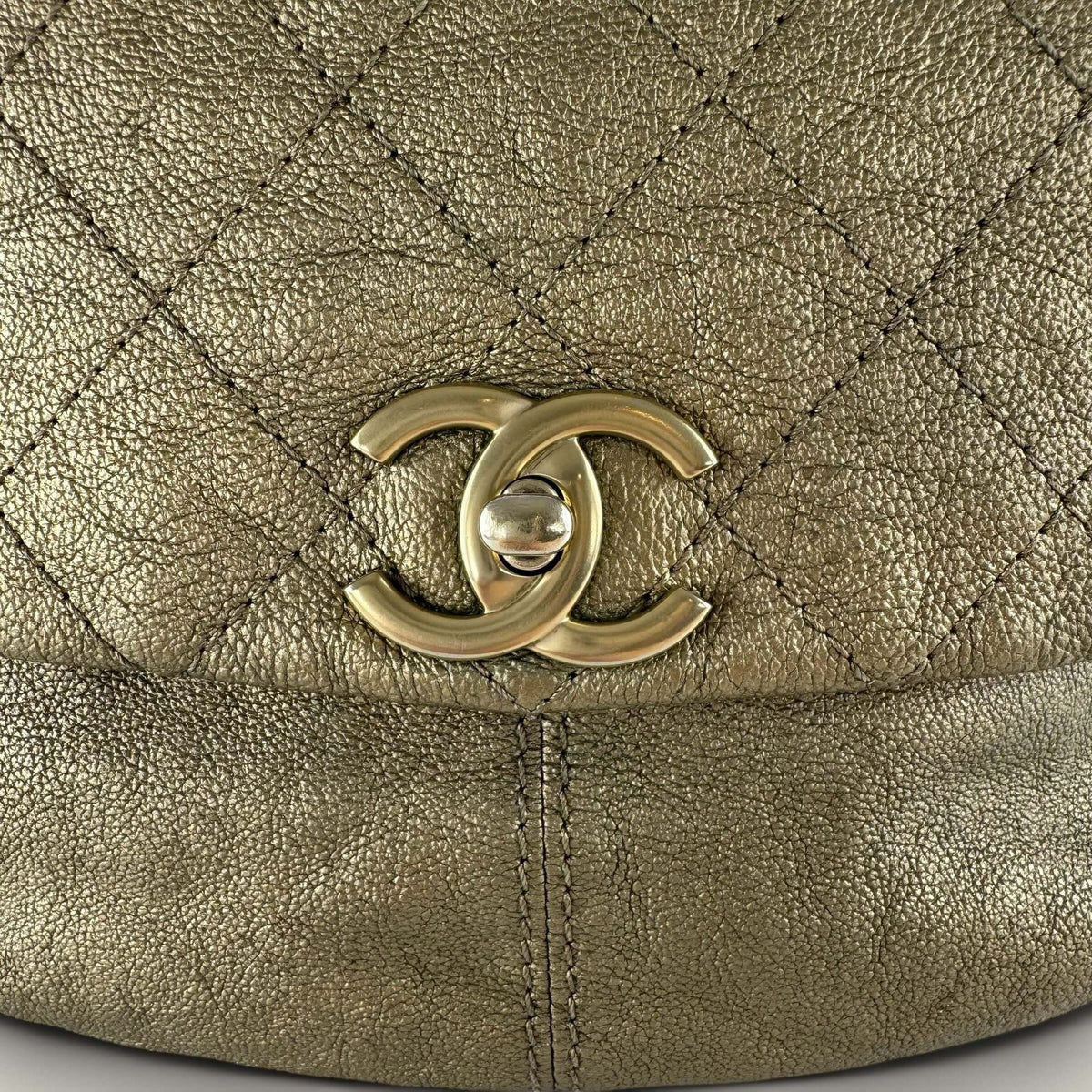 Chanel mat gouden hardware crossbody tas