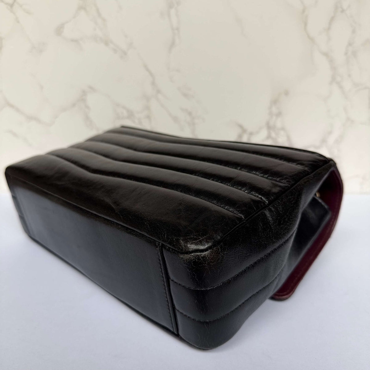 Chanel shiny calfskin detailfoto