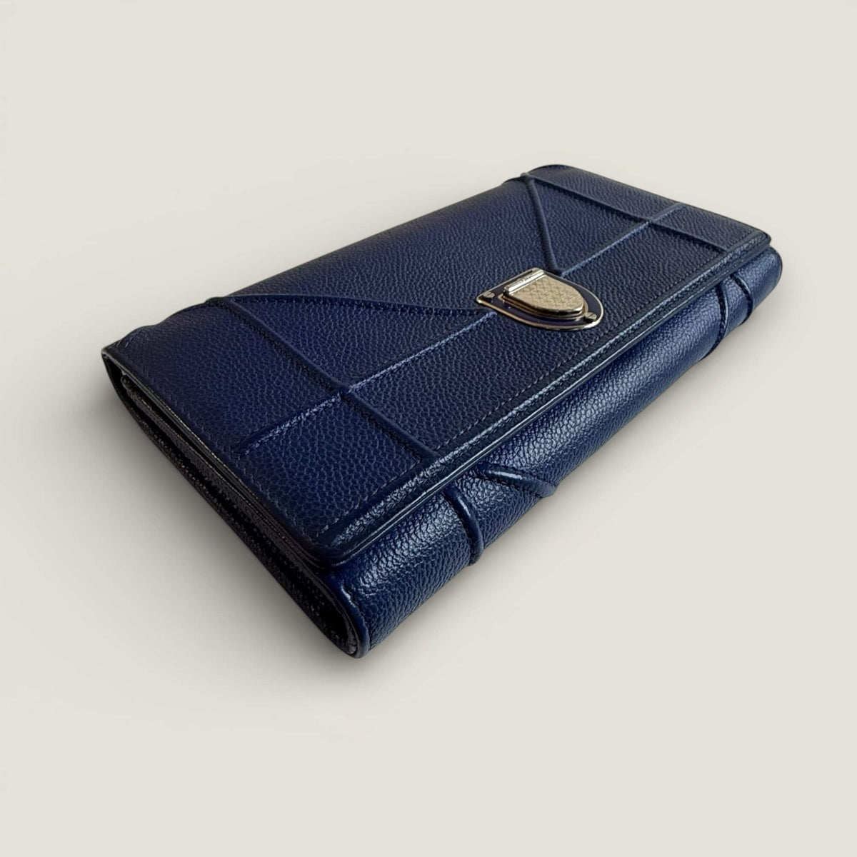 Dior Diorama Croisiere WOC detail leerstructuur blauw