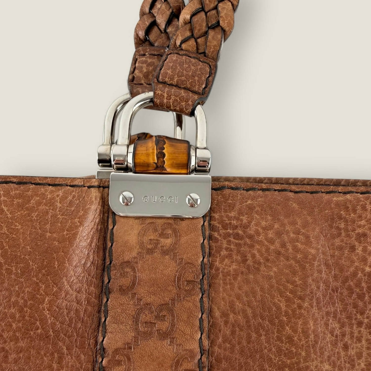 Gucci bamboo libeccio leather detail