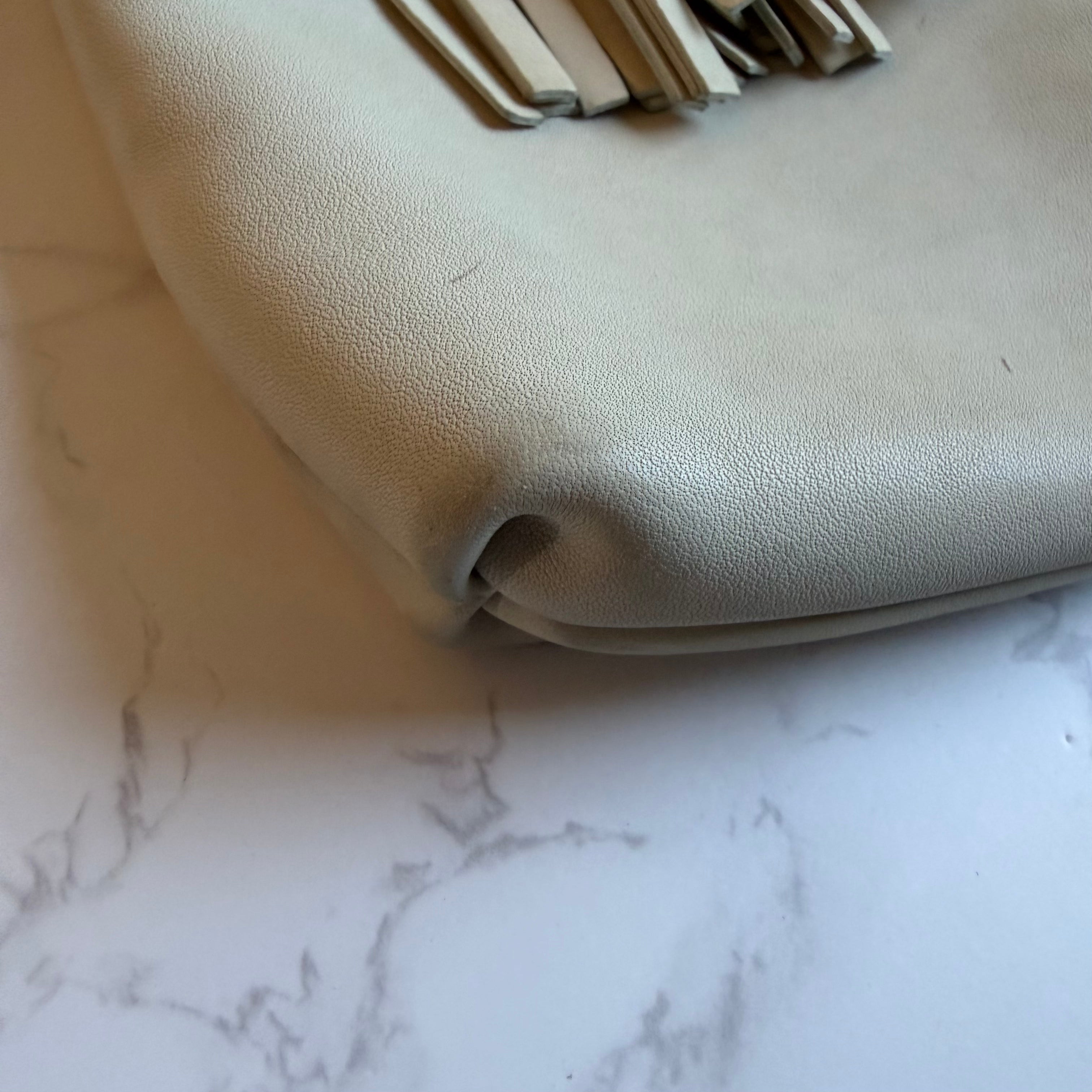 Gucci beige leren handgemaakte tote hoek detail slijtage leer
