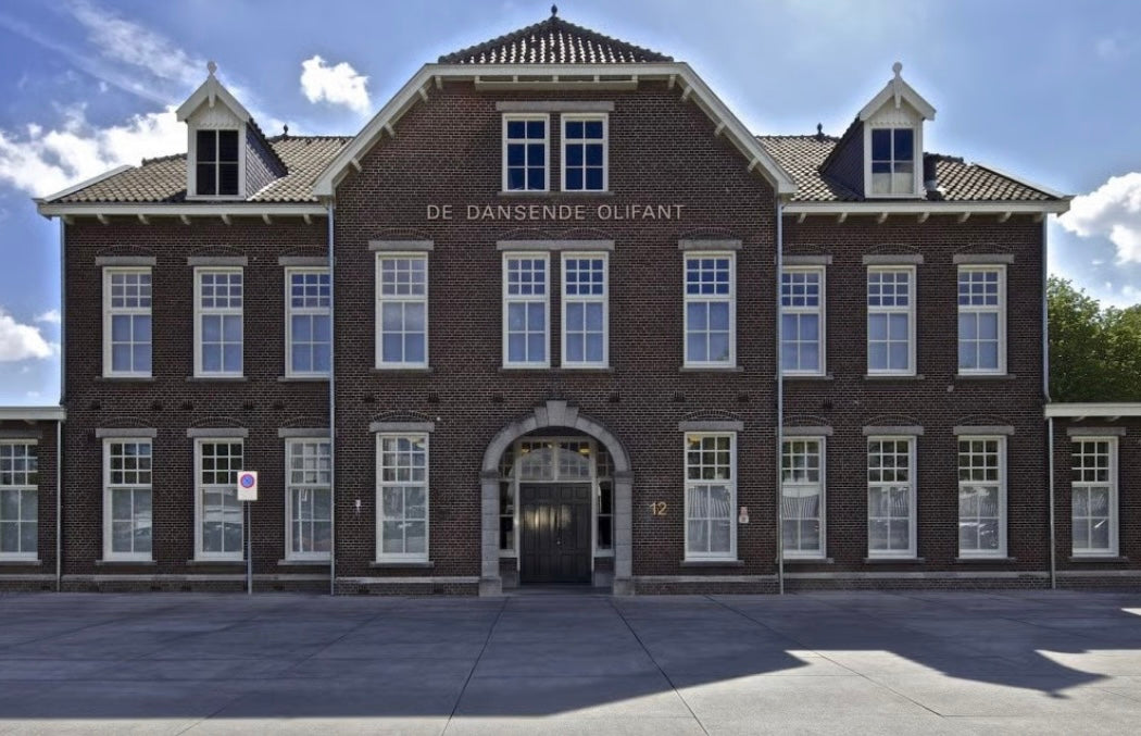 Kazerestraat 10 Venlo Purse Curse showroom