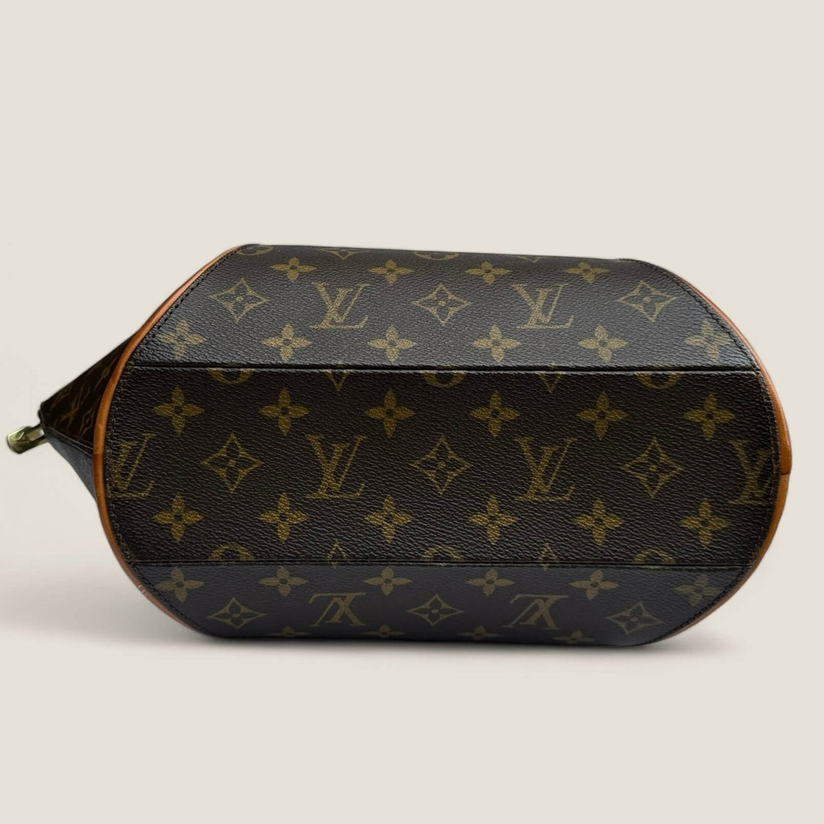 Bottom Louis Vuitton Ellipse handbag