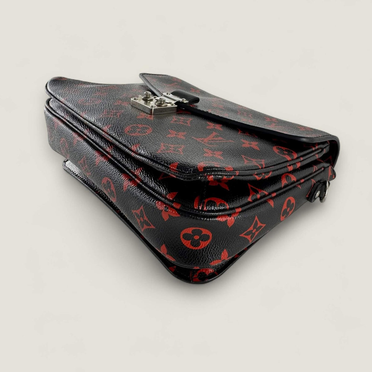 Original Louis Vuitton bag corners preloved