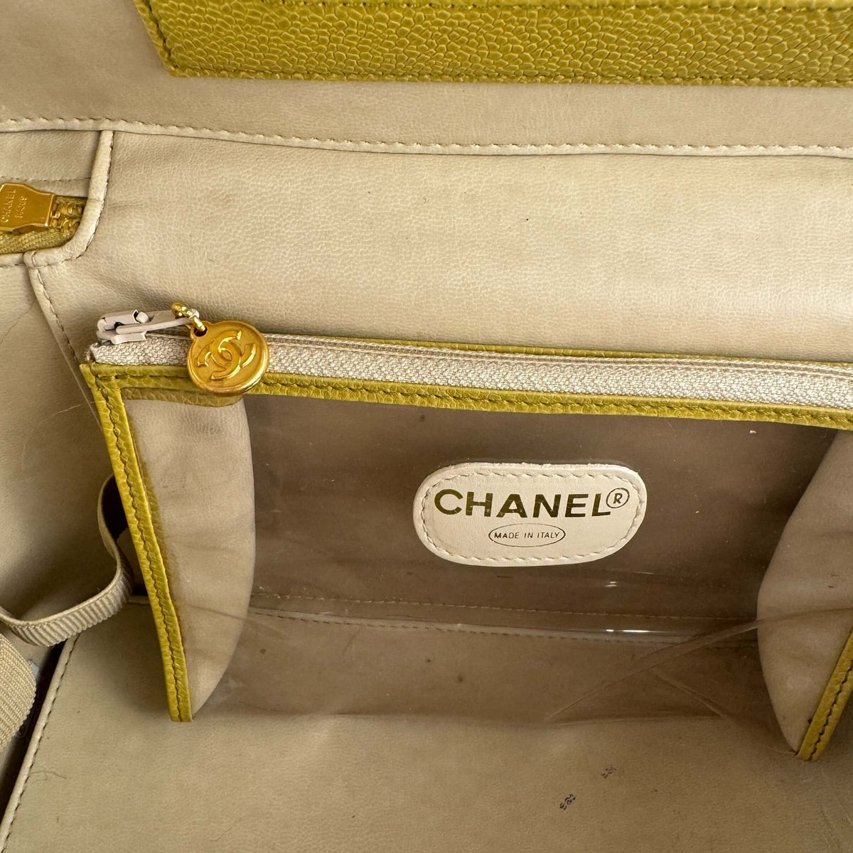 Tweedehands Chanel beautycase caviar leer