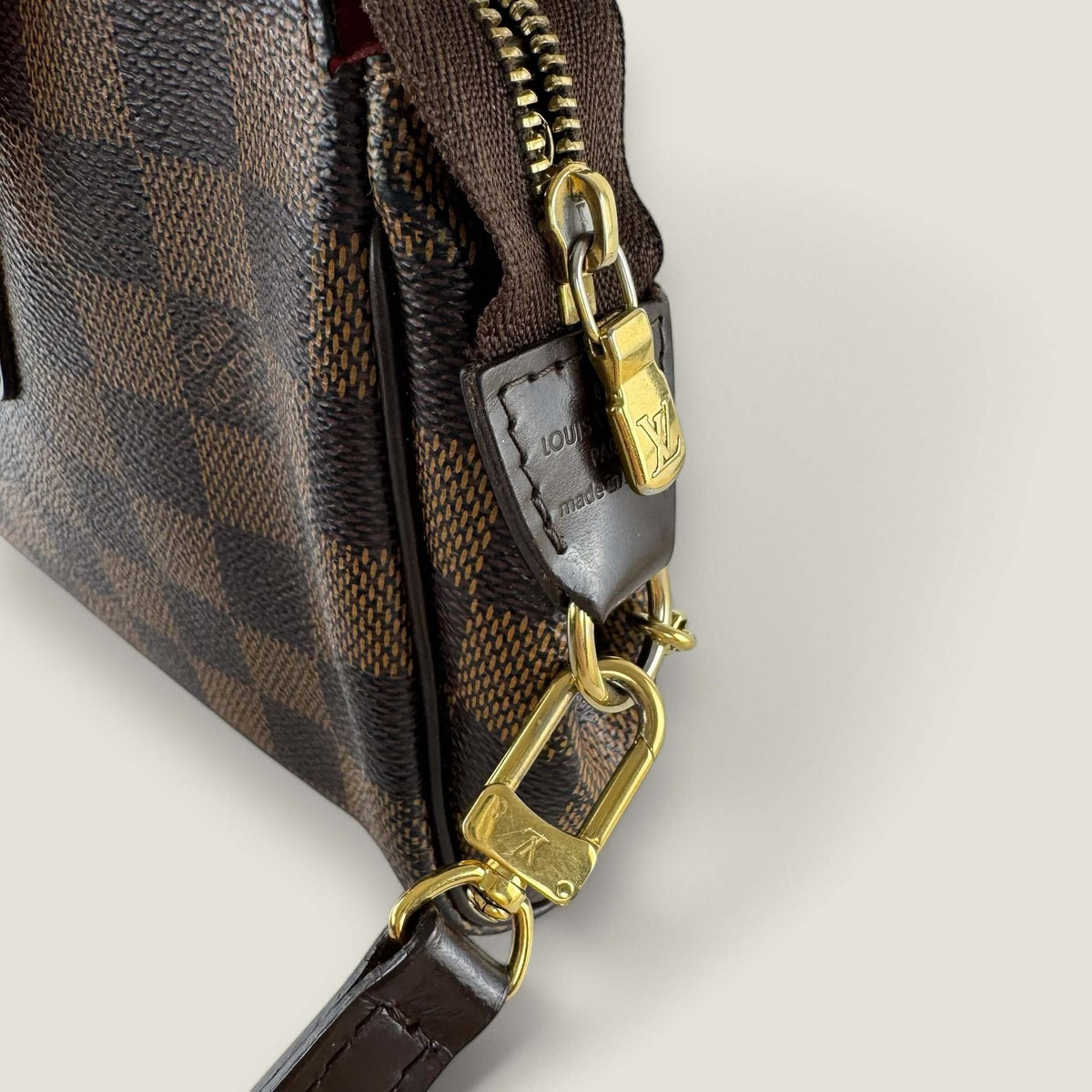 pre-owned Louis Vuitton crossbody damier ebene Eva