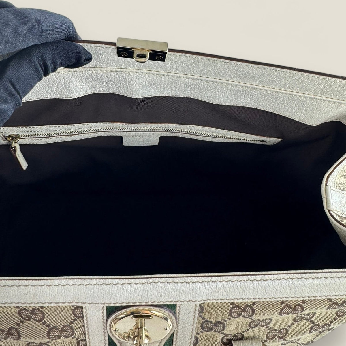 Pre-owned designer bags authentic Gucci