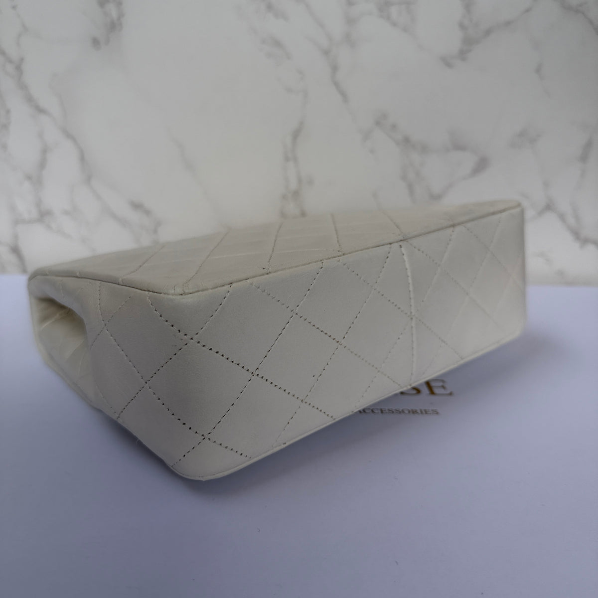 Tweedehands Chanel classic flap wit mini