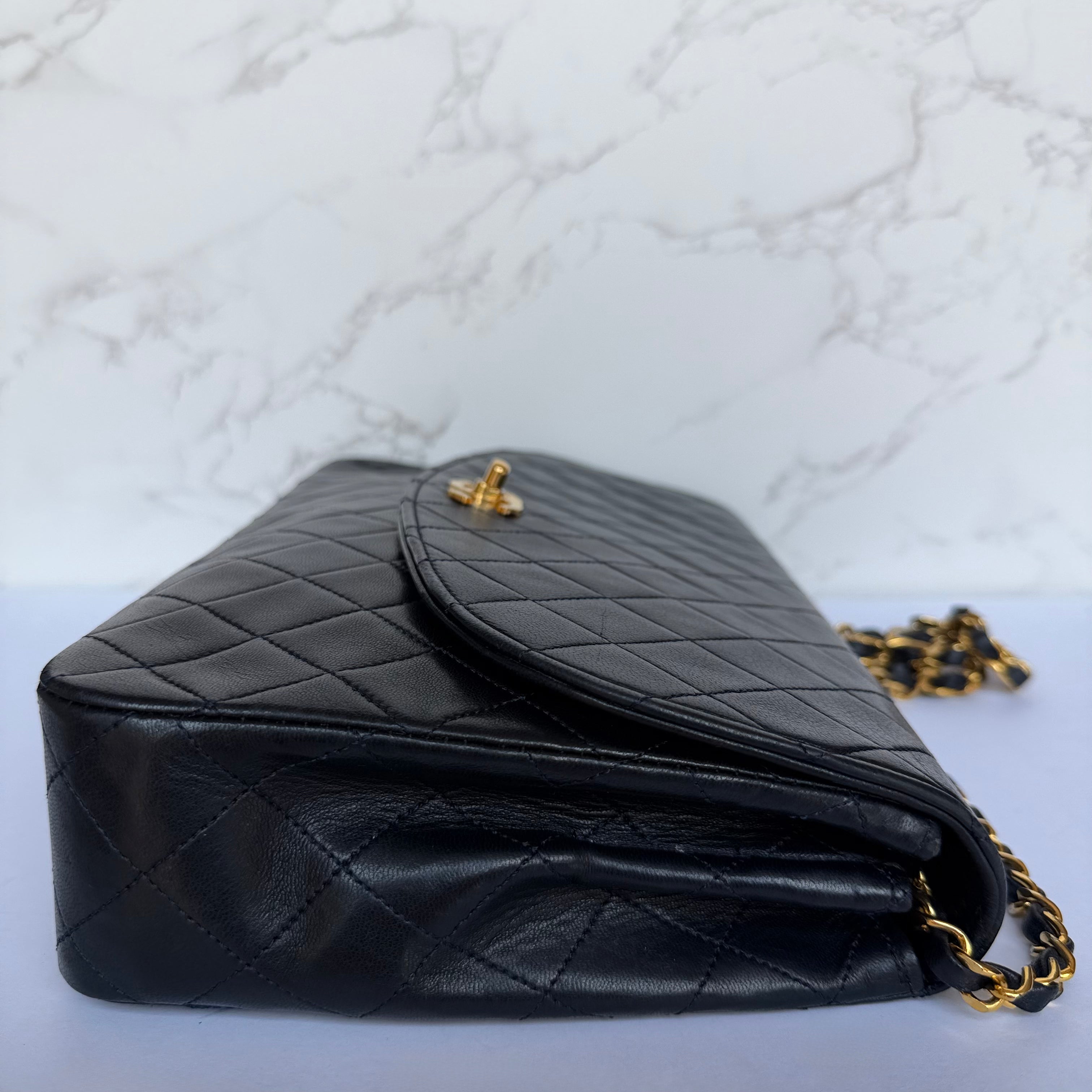 ZIjkant authentieke Chanel vintage schoudertas