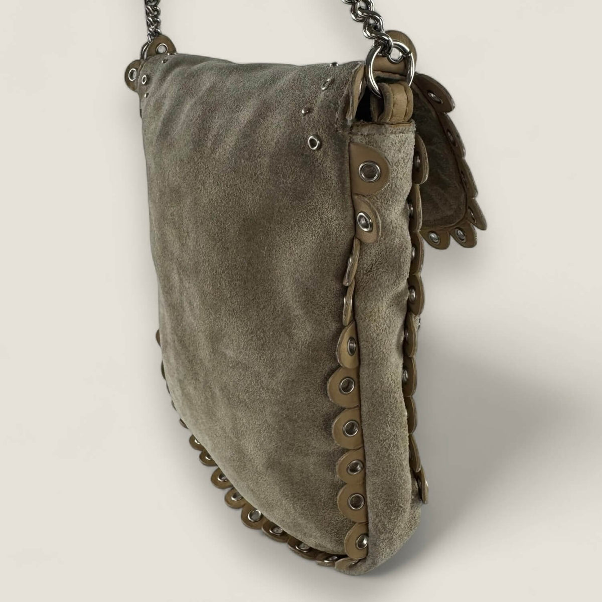 Zijkant authentieke Christian Dior tas 2004 Hippie