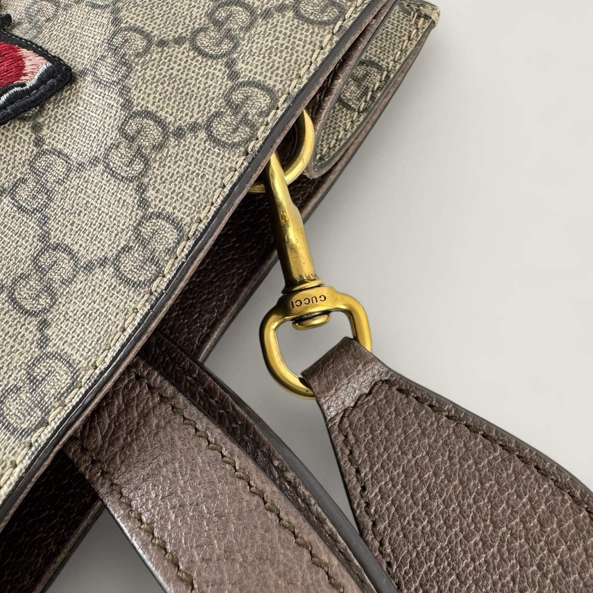 pre-owned Gucci blind for love shoulder bag